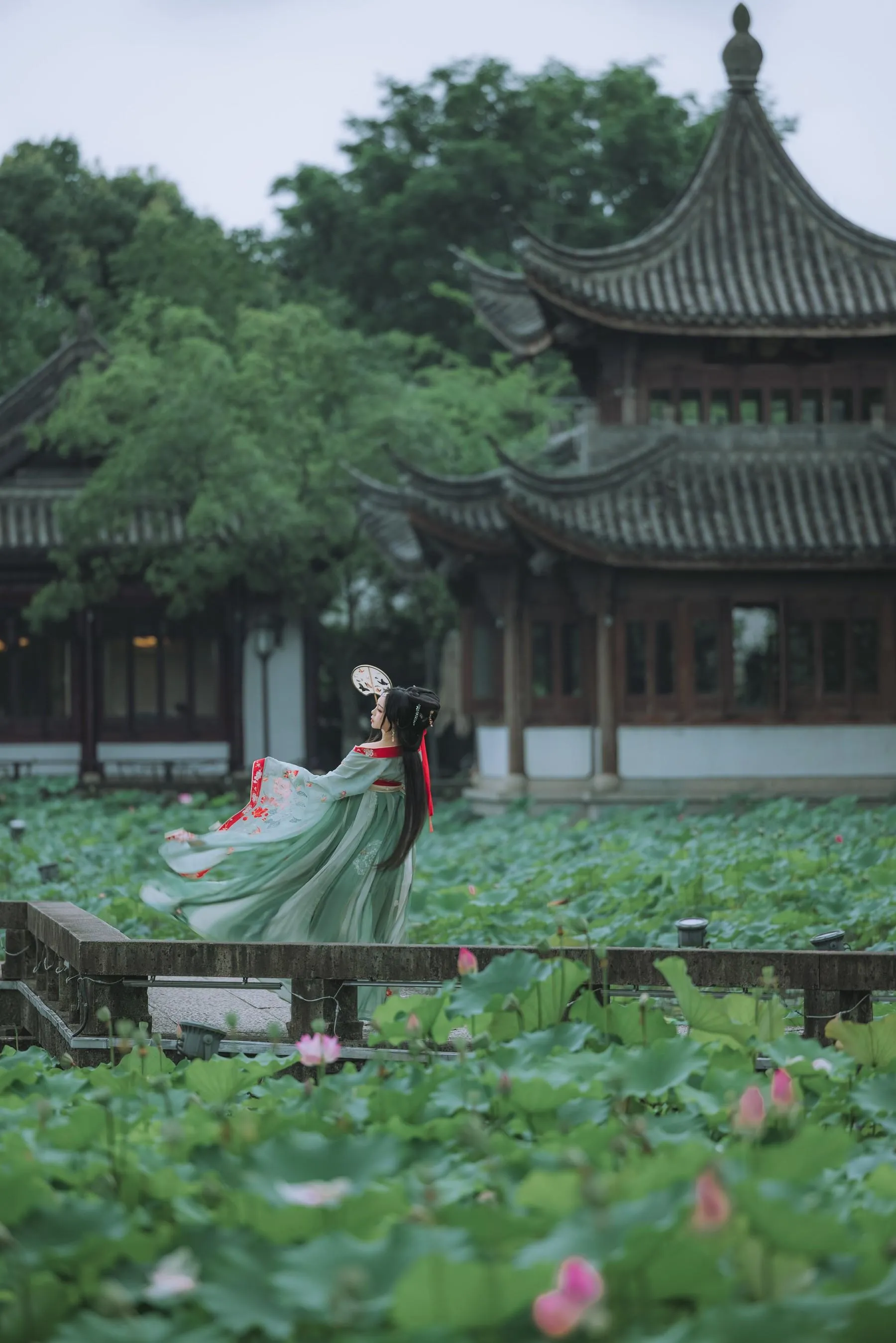[YITUYU艺图语]2022.08.13 风荷举 阡墨红尘 [22P]插图5